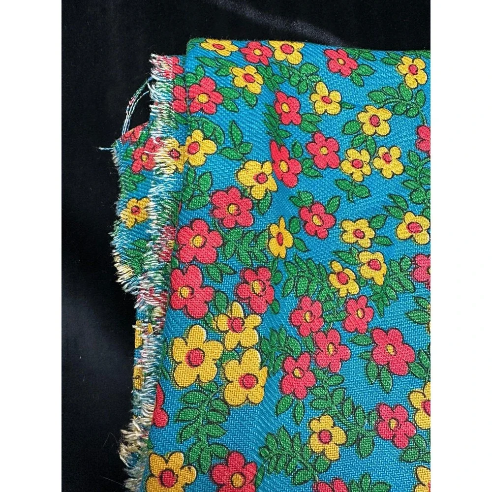 Vintage Woven Fabric Mod Retro 1960s Floral Material Sewing Crafts 44